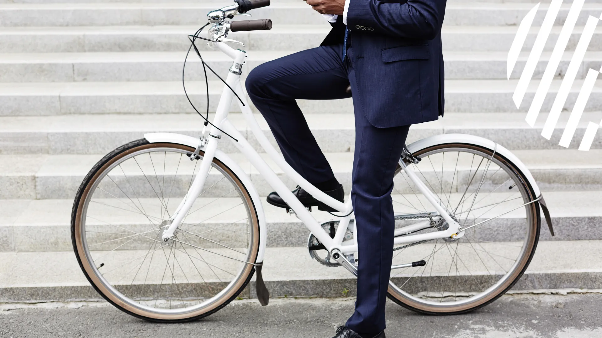 Collaborateur en déplacement avec mobilité alternative