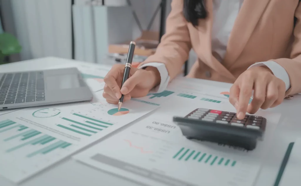 Calcul de l’amortissement d’un véhicule de société avec tableaux financiers et indicateurs de gestion.